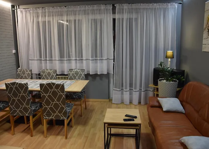 Apartament Julia 1-6 Os II Pietro Ze Sniadaniem Kontynentalnym