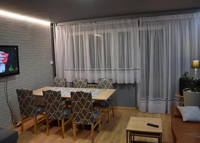Apartament Julia 1-6 Os II Pietro Ze Sniadaniem Kontynentalnym