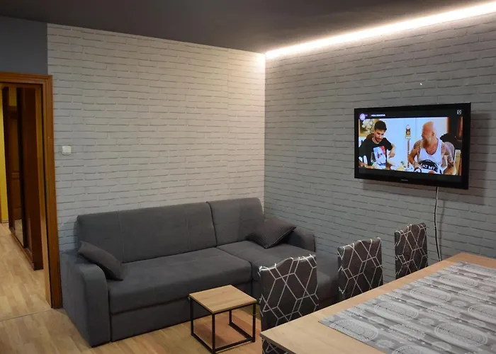 Apartament Julia 1-6 Os II Pietro Ze Sniadaniem Kontynentalnym